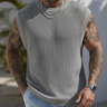 Gilet uomo in maglia leggera grigio con scollo girocollo e vestibilità rilassata.